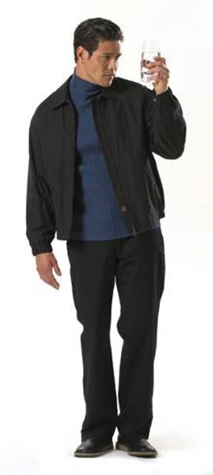 El agua es buena para ti… si es agua buena.   Parece limpia No tiene olor No tiene sabor ¡Debe ser buena!  ¿Como se limpia el agua?